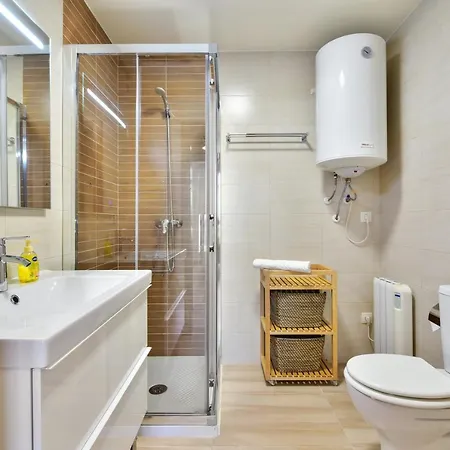 2 Bedrooms Appartement At Illa De Arousa 600 M Away From The Beach With Sea View Garden And Wifi Appartamento *