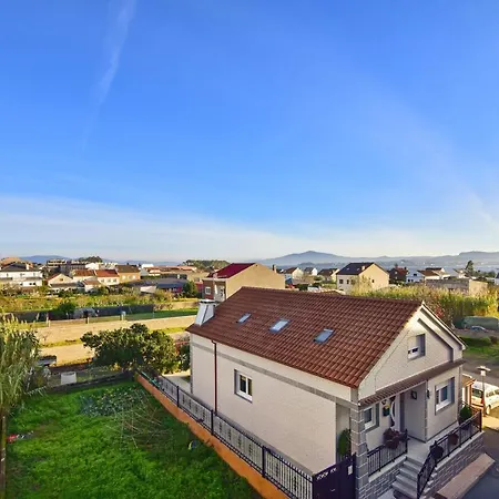 2 Bedrooms Appartement At Illa De Arousa 600 M Away From The Beach With Sea View Garden And Wifi Appartamento