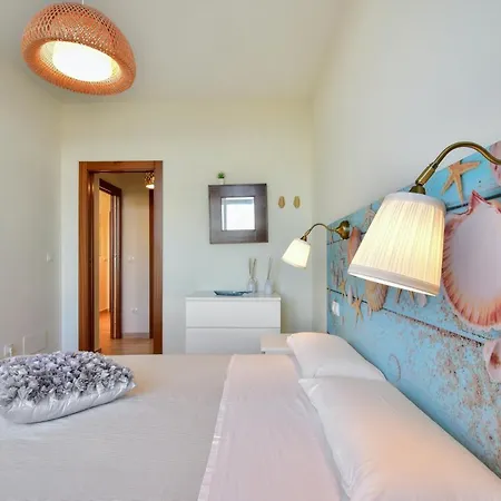 2 Bedrooms Appartement At Illa De Arousa 600 M Away From The Beach With Sea View Garden And Wifi Appartamento Isla de Arosa